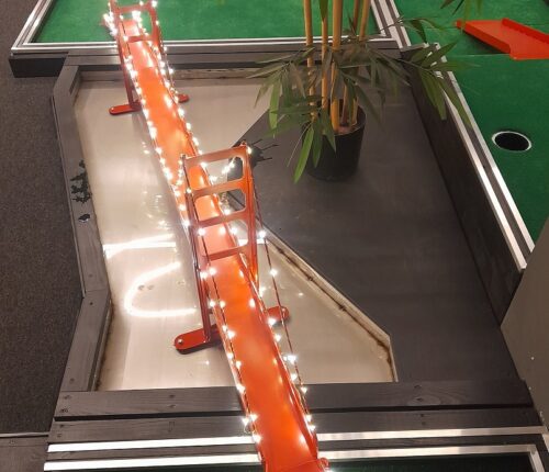 Obstacles/hinder - Water pool for mini golf lane